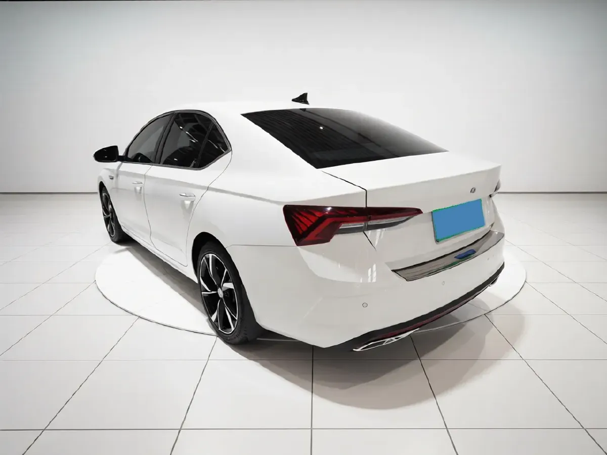 2021 Skoda Octavia 1.4T 150HP L4 7DCT,autocango,china used car exporter,china ev exporter,chinese used car exporter,chinese used ev exporter