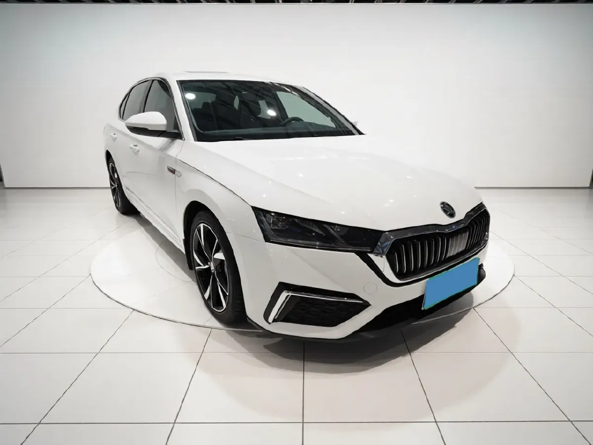 2021 Skoda Octavia 1.4T 150HP L4 7DCT,autocango,china used car exporter,china ev exporter,chinese used car exporter,chinese used ev exporter