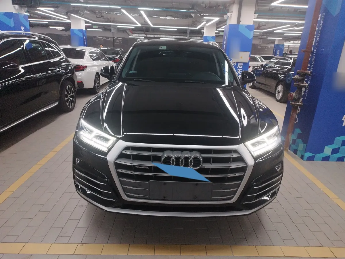 2020 Audi Q5L 2.0T 190HP L4 7DCT,autocango,china used car exporter,china ev exporter,chinese used car exporter,chinese used ev exporter