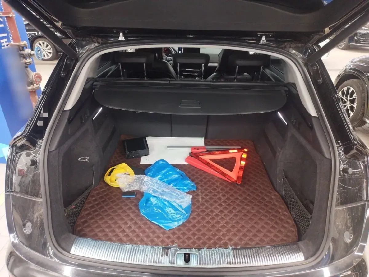 2020 Audi Q5L 2.0T 190HP L4 7DCT,autocango,china used car exporter,china ev exporter,chinese used car exporter,chinese used ev exporter