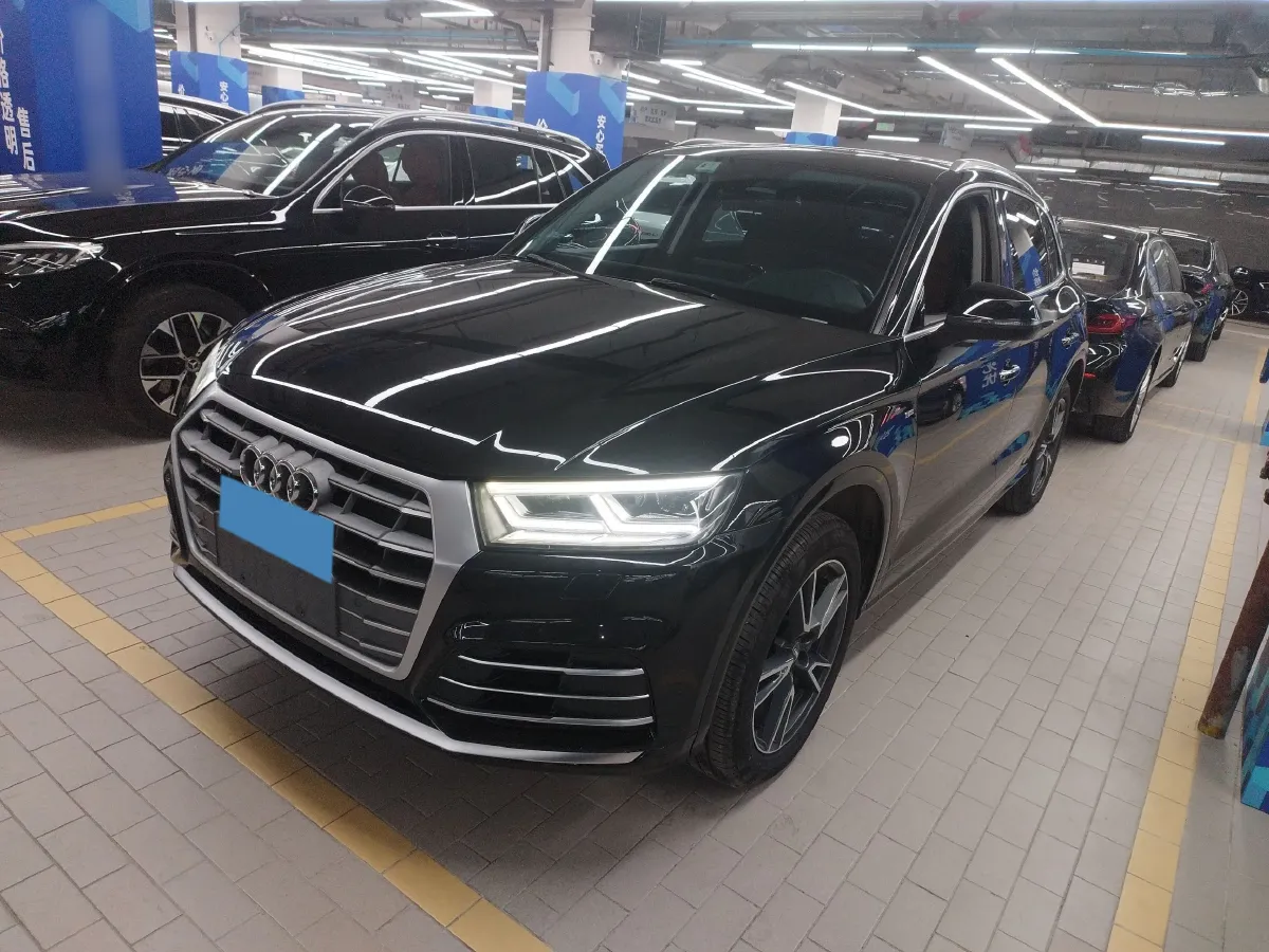 2020 Audi Q5L 2.0T 190HP L4 7DCT,autocango,china used car exporter,china ev exporter,chinese used car exporter,chinese used ev exporter
