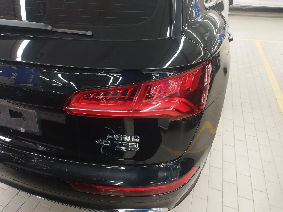 2020 Audi Q5L 2.0T 190HP L4 7DCT,autocango,china used car exporter,china ev exporter,chinese used car exporter,chinese used ev exporter