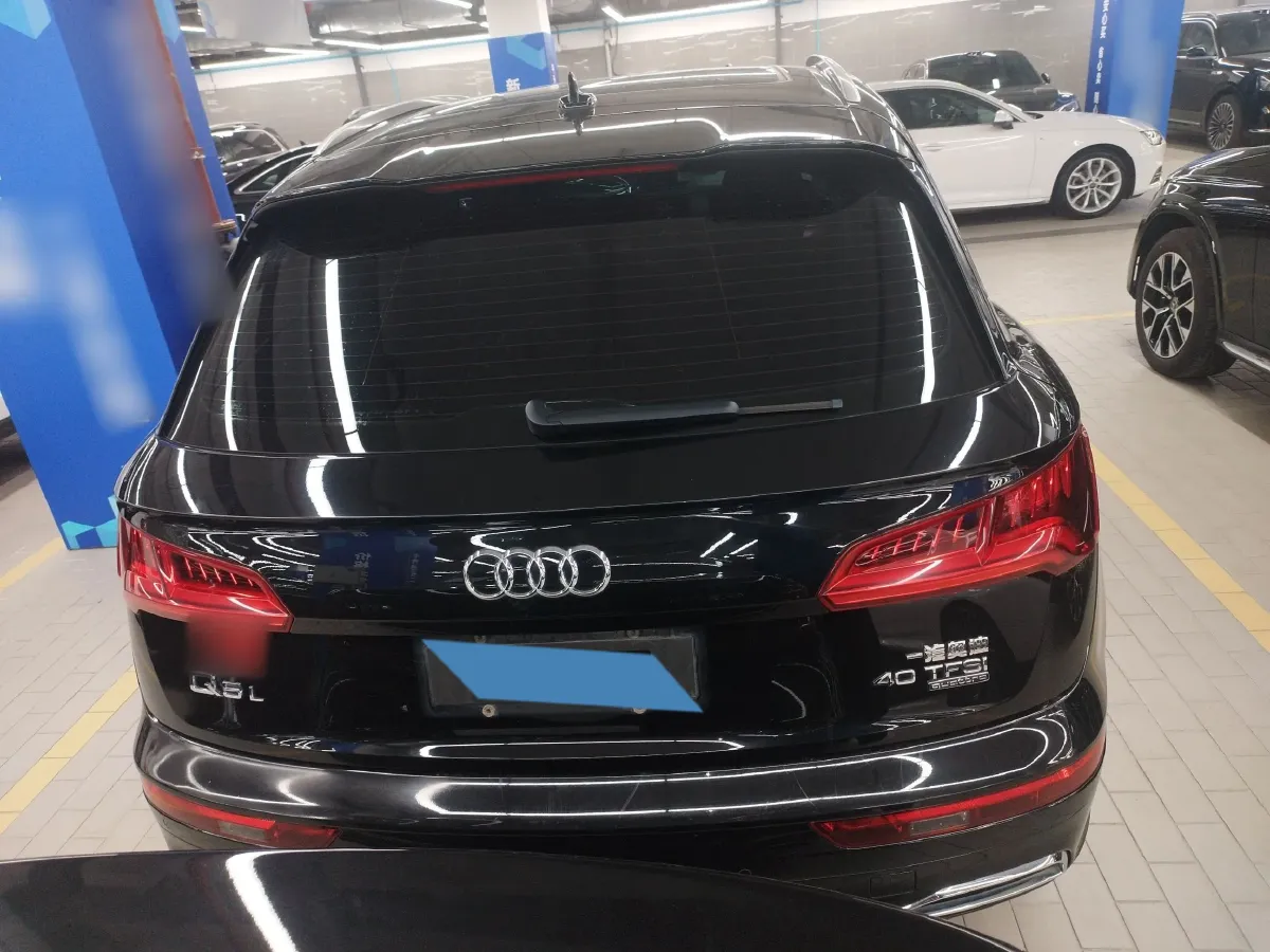 2020 Audi Q5L 2.0T 190HP L4 7DCT,autocango,china used car exporter,china ev exporter,chinese used car exporter,chinese used ev exporter