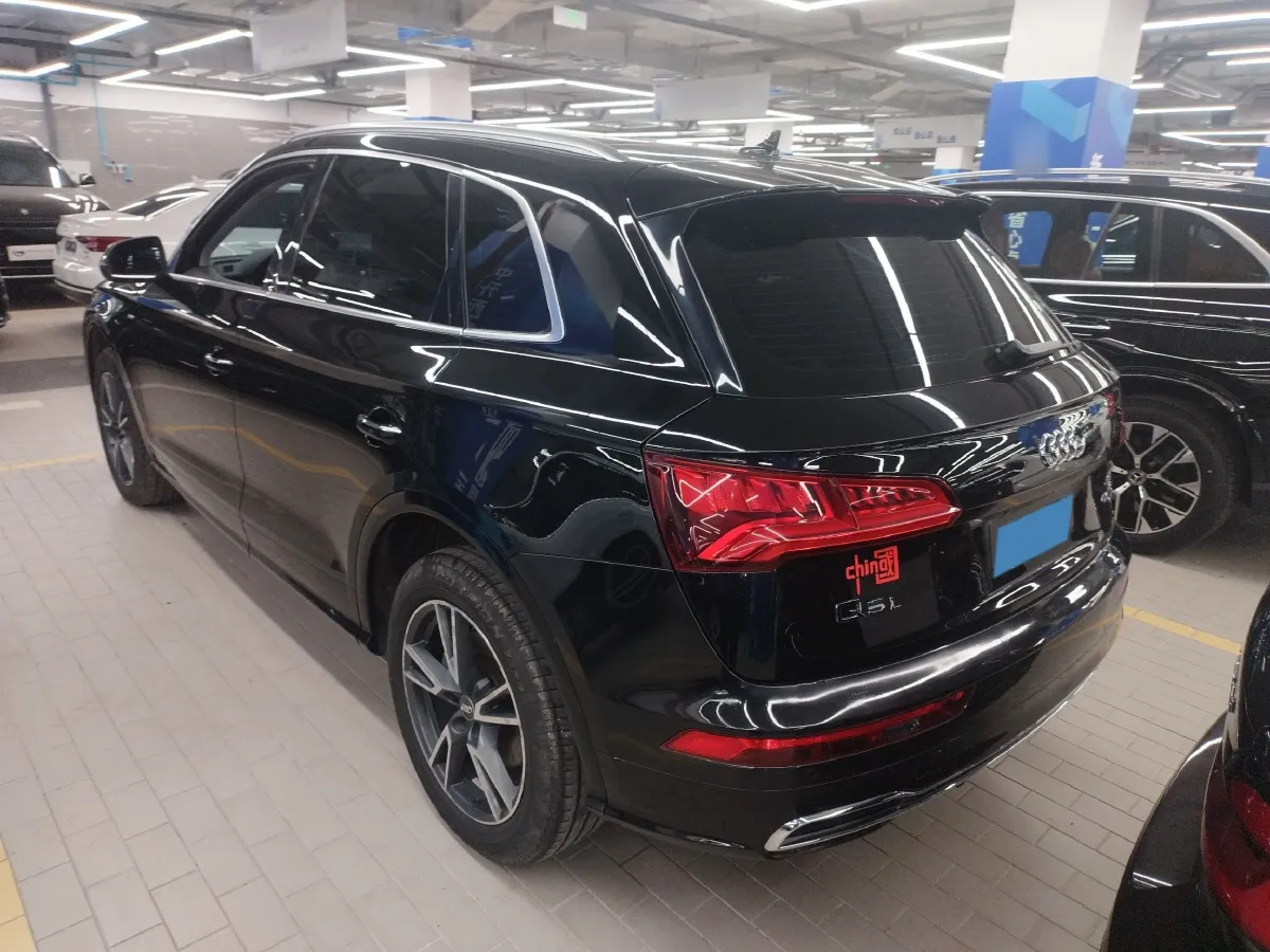 2020 Audi Q5L 2.0T 190HP L4 7DCT,autocango,china used car exporter,china ev exporter,chinese used car exporter,chinese used ev exporter