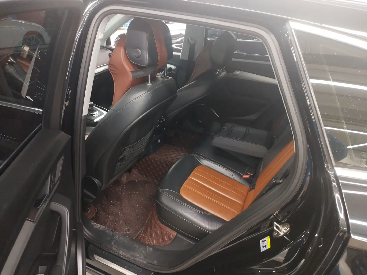 2020 Audi Q5L 2.0T 190HP L4 7DCT,autocango,china used car exporter,china ev exporter,chinese used car exporter,chinese used ev exporter