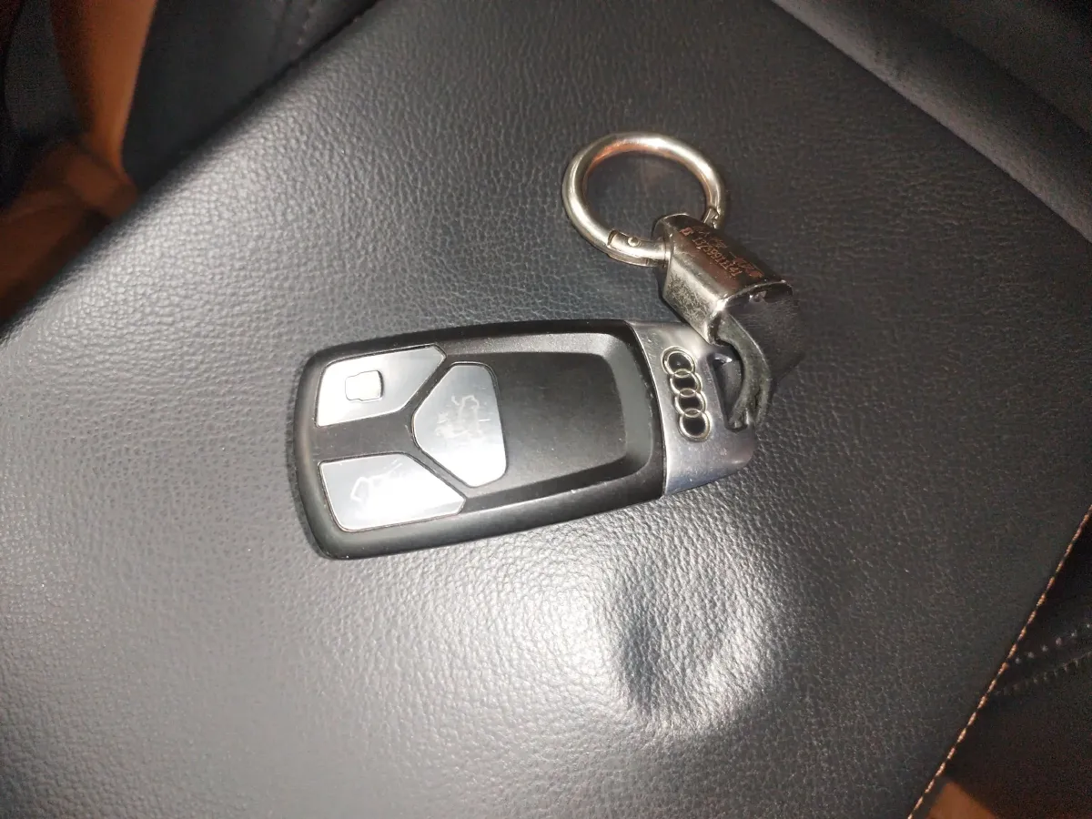 2020 Audi Q5L 2.0T 190HP L4 7DCT,autocango,china used car exporter,china ev exporter,chinese used car exporter,chinese used ev exporter