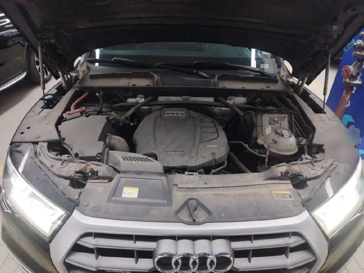 2020 Audi Q5L 2.0T 190HP L4 7DCT,autocango,china used car exporter,china ev exporter,chinese used car exporter,chinese used ev exporter