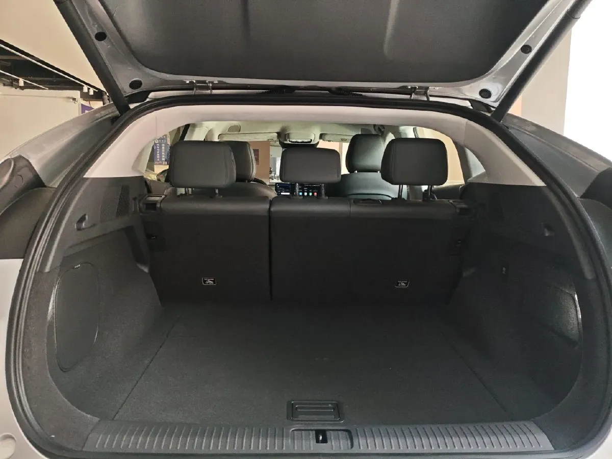 2025 Xpeng G6 BEV 68.5KWH,autocango,china used car exporter,china ev exporter,chinese used car exporter,chinese used ev exporter