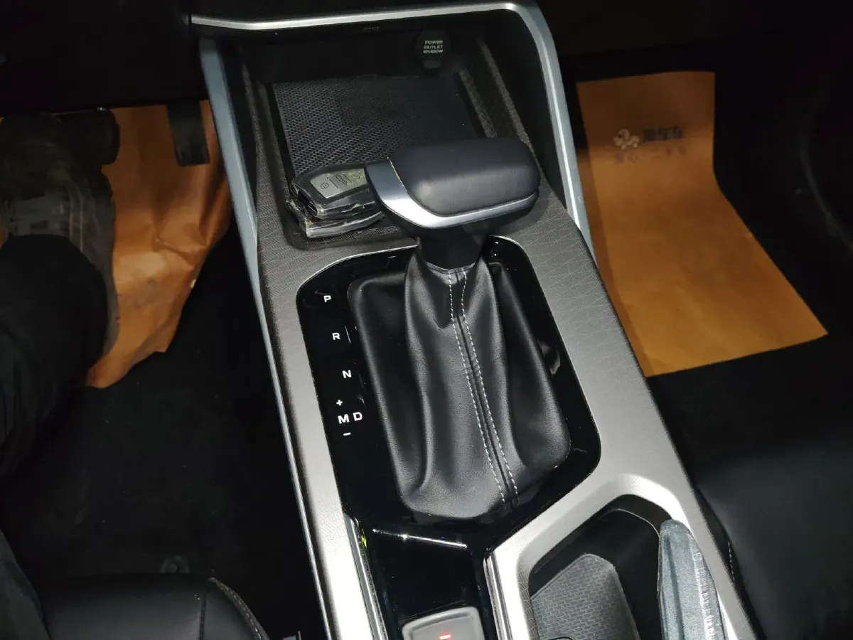 2025 Geely Emgrand 1.5L 127HP L4 CVT,autocango,china used car exporter,china ev exporter,chinese used car exporter,chinese used ev exporter