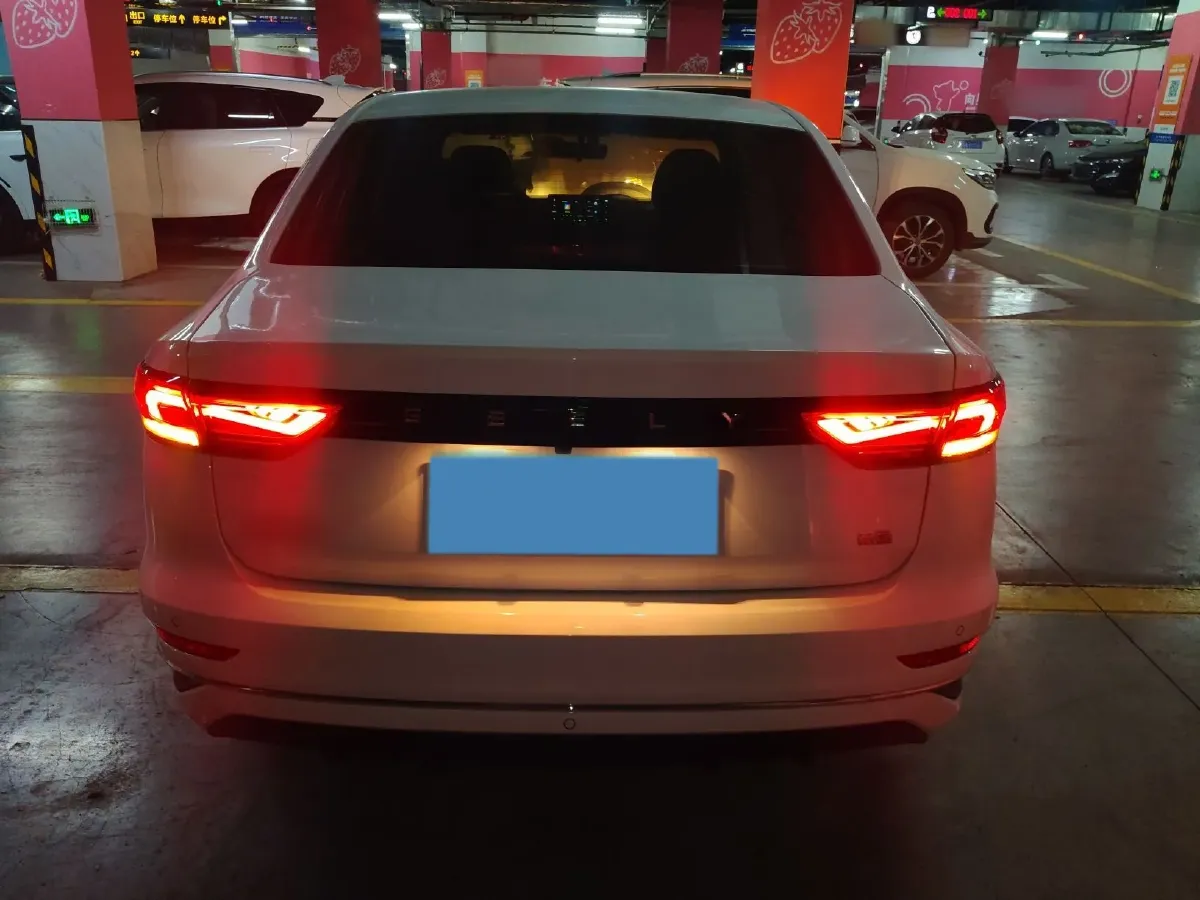 2025 Geely Emgrand 1.5L 127HP L4 CVT,autocango,china used car exporter,china ev exporter,chinese used car exporter,chinese used ev exporter