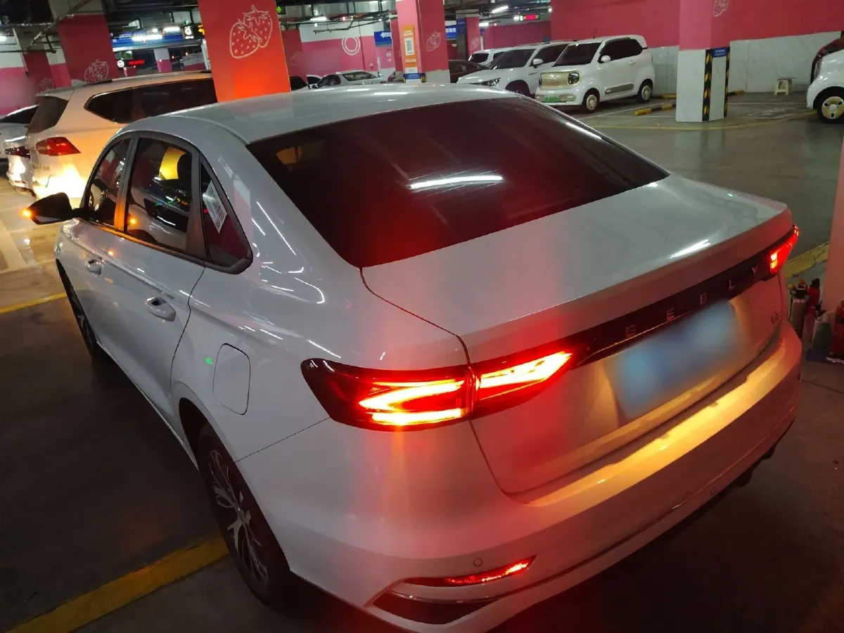 2025 Geely Emgrand 1.5L 127HP L4 CVT,autocango,china used car exporter,china ev exporter,chinese used car exporter,chinese used ev exporter