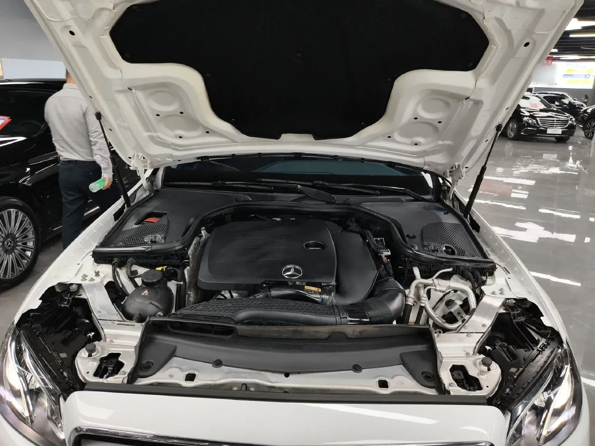 2020 Mercedes-Benz E Class 2.0T 258HP L4 9AT,autocango,china used car exporter,china ev exporter,chinese used car exporter,chinese used ev exporter
