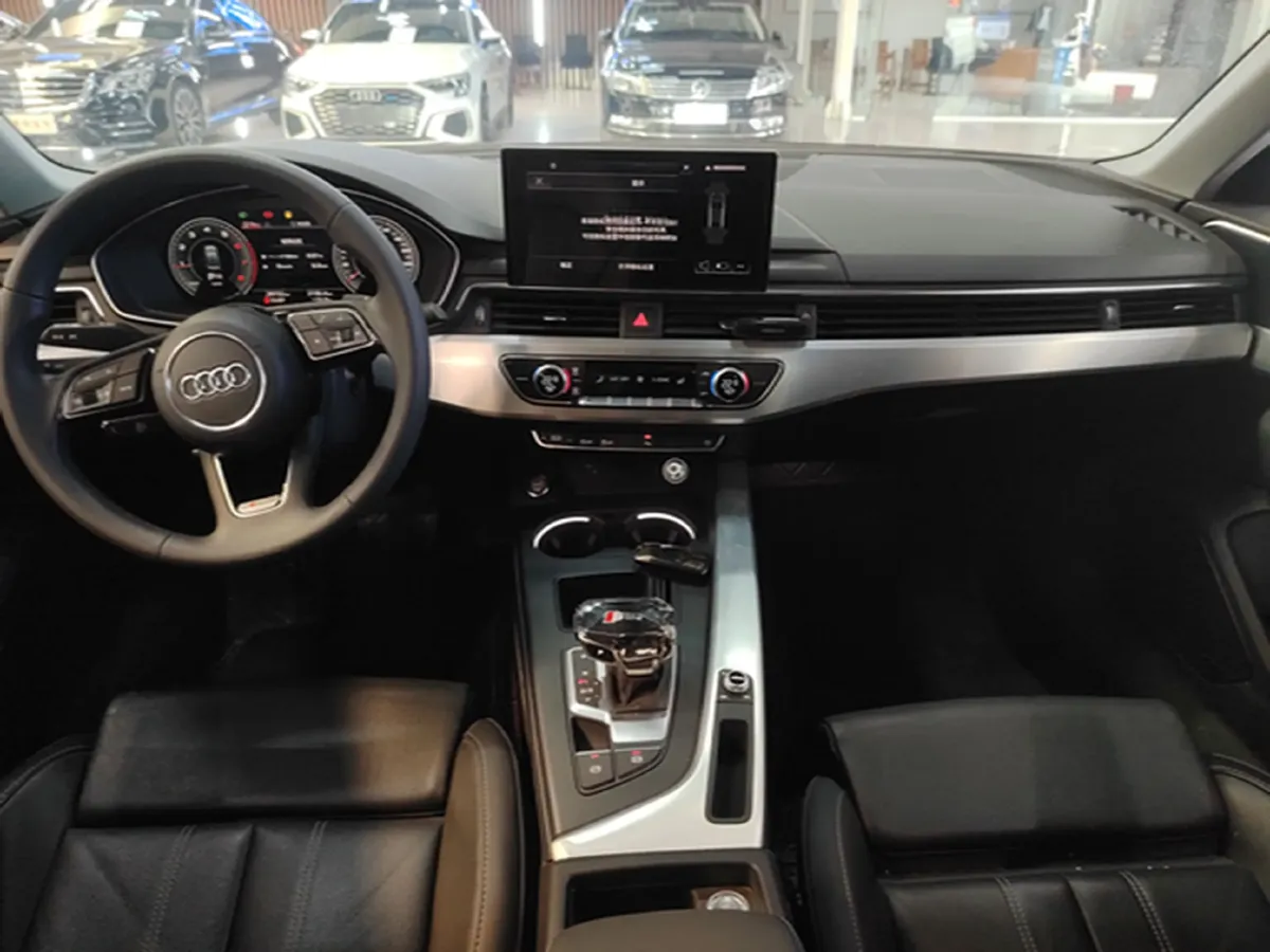 2024 Audi A4L 2.0T 190HP L4 7DCT,autocango,china used car exporter,china ev exporter,chinese used car exporter,chinese used ev exporter