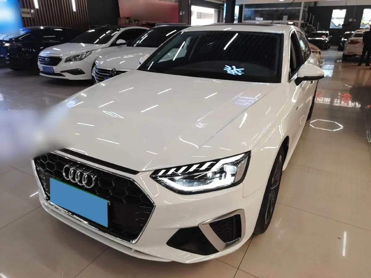 2024 Audi A4L 2.0T 190HP L4 7DCT,autocango,china used car exporter,china ev exporter,chinese used car exporter,chinese used ev exporter