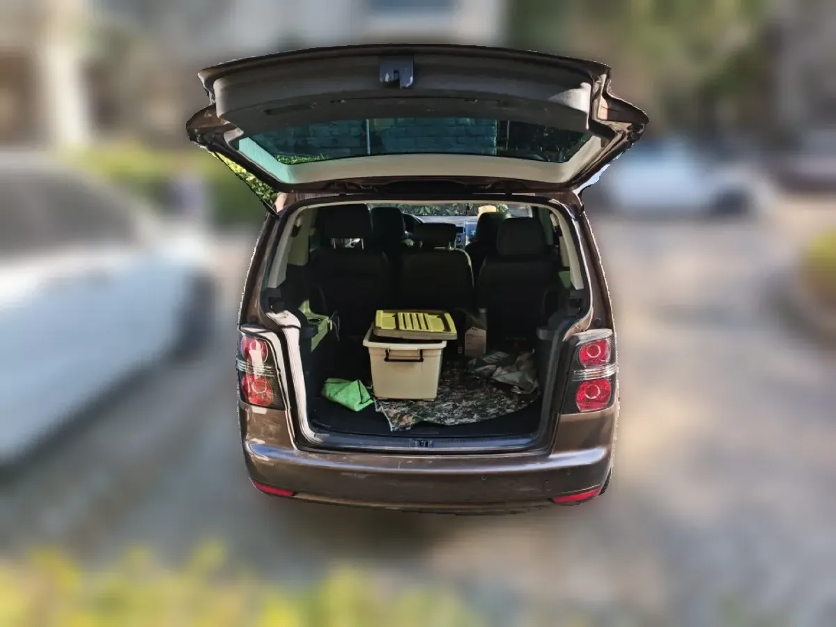 2013 Volkswagen Touran 1.4T 131HP L4 7DCT,autocango,china used car exporter,china ev exporter,chinese used car exporter,chinese used ev exporter