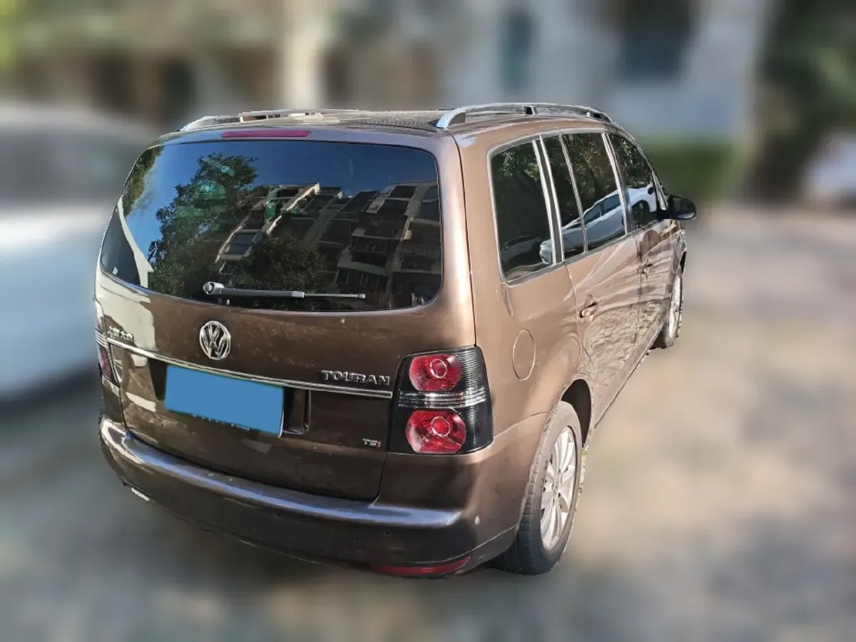2013 Volkswagen Touran 1.4T 131HP L4 7DCT,autocango,china used car exporter,china ev exporter,chinese used car exporter,chinese used ev exporter