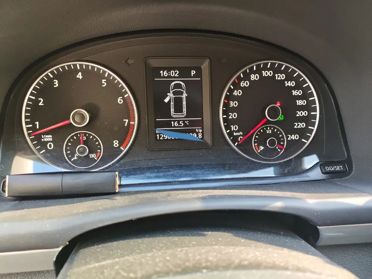 2013 Volkswagen Touran 1.4T 131HP L4 7DCT,autocango,china used car exporter,china ev exporter,chinese used car exporter,chinese used ev exporter