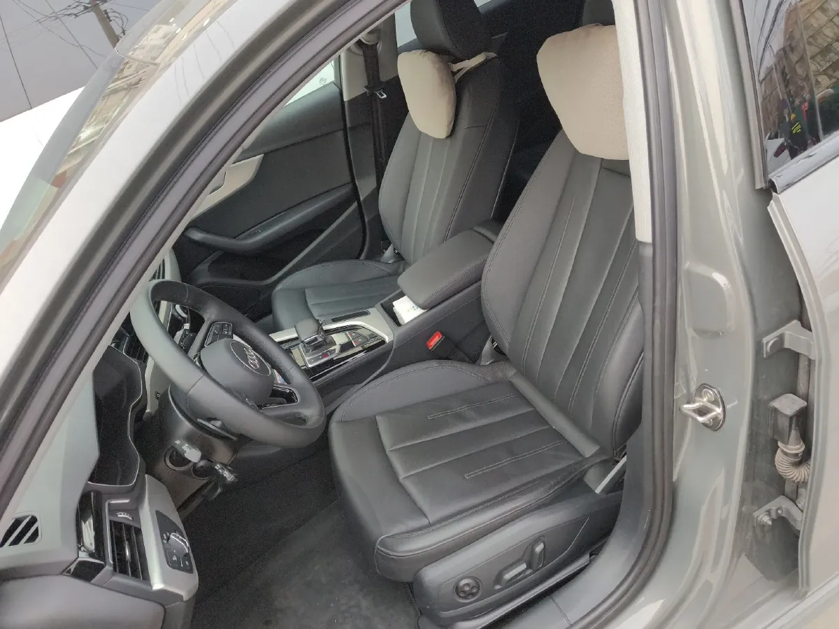 2024 Audi A4 2.0T 204HP L4 7DCT,autocango,china used car exporter,china ev exporter,chinese used car exporter,chinese used ev exporter