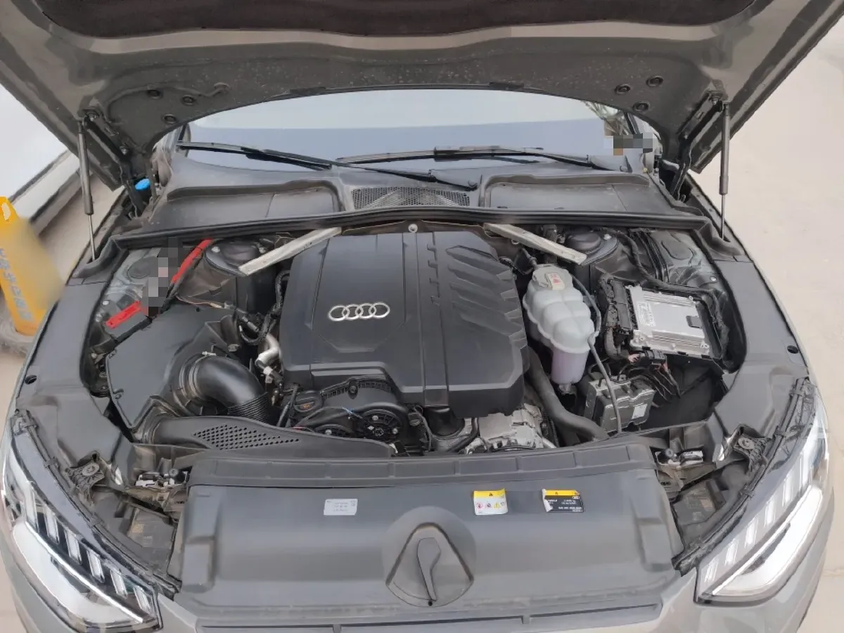 2024 Audi A4 2.0T 204HP L4 7DCT,autocango,china used car exporter,china ev exporter,chinese used car exporter,chinese used ev exporter