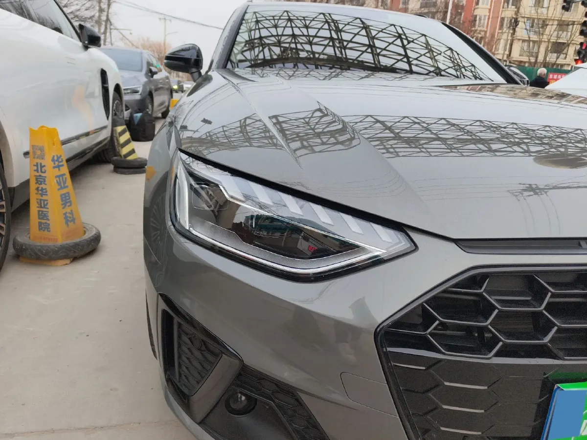 2024 Audi A4 2.0T 204HP L4 7DCT,autocango,china used car exporter,china ev exporter,chinese used car exporter,chinese used ev exporter