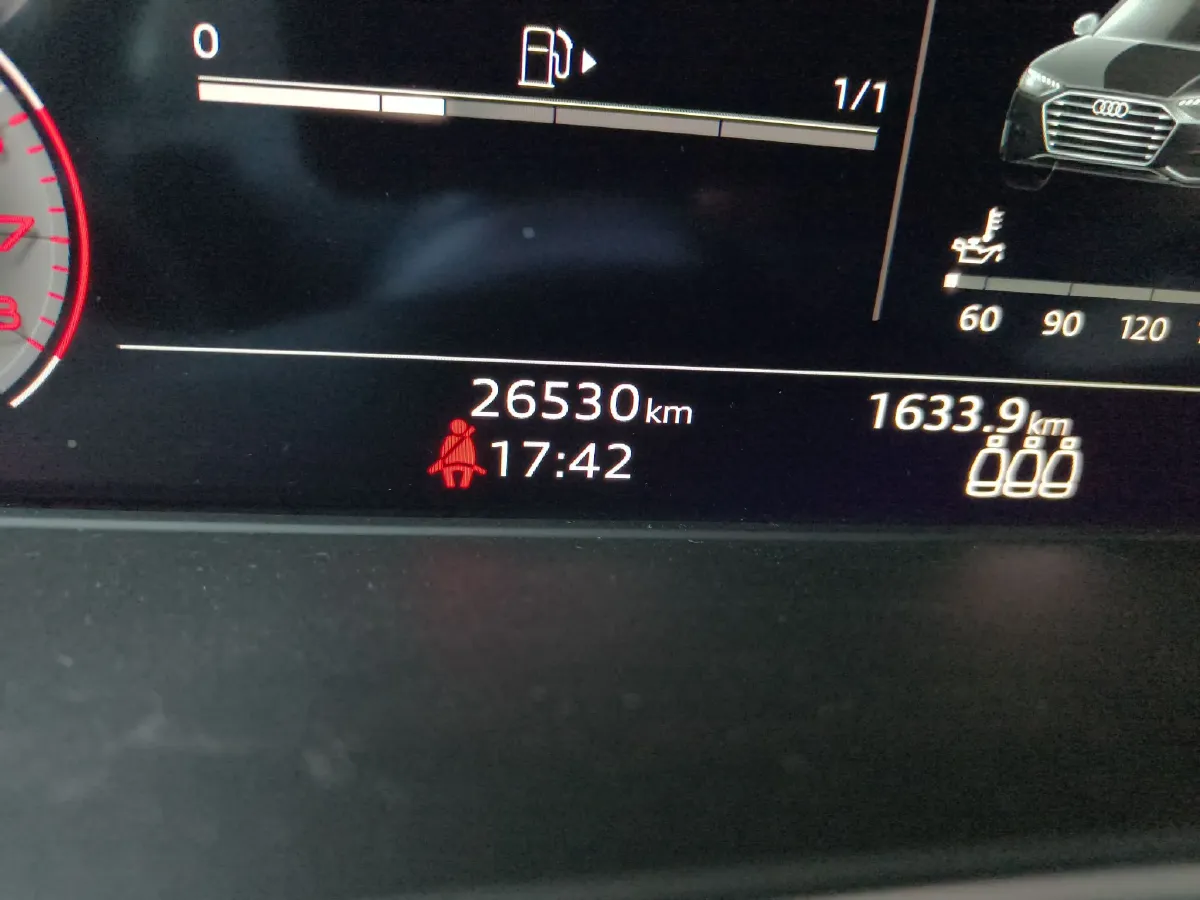 2024 Audi A4 2.0T 204HP L4 7DCT,autocango,china used car exporter,china ev exporter,chinese used car exporter,chinese used ev exporter