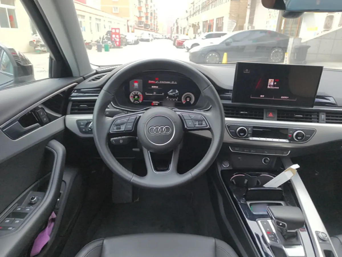 2024 Audi A4 2.0T 204HP L4 7DCT,autocango,china used car exporter,china ev exporter,chinese used car exporter,chinese used ev exporter