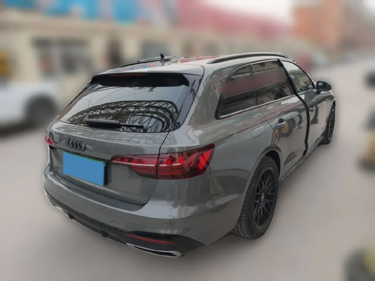 2024 Audi A4 2.0T 204HP L4 7DCT,autocango,china used car exporter,china ev exporter,chinese used car exporter,chinese used ev exporter