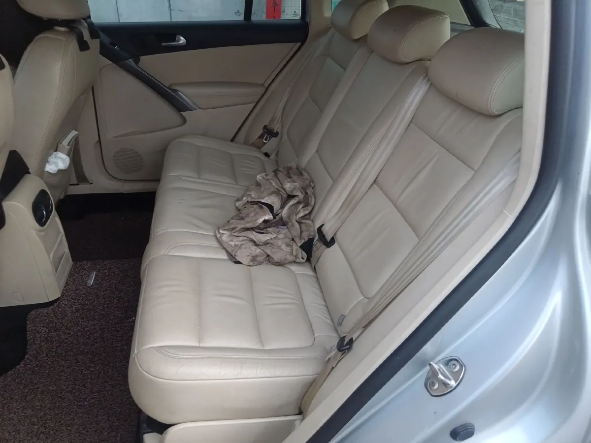 2012 Volkswagen Tiguan 1.8T 160HP L4 6AT,autocango,china used car exporter,china ev exporter,chinese used car exporter,chinese used ev exporter