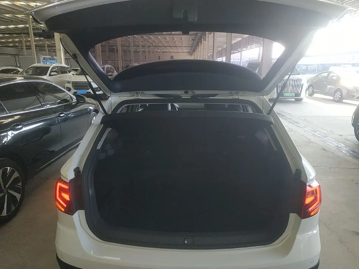 2018 Hyundai Elantra 1.4T 130HP L4 7DCT,autocango,china used car exporter,china ev exporter,chinese used car exporter,chinese used ev exporter