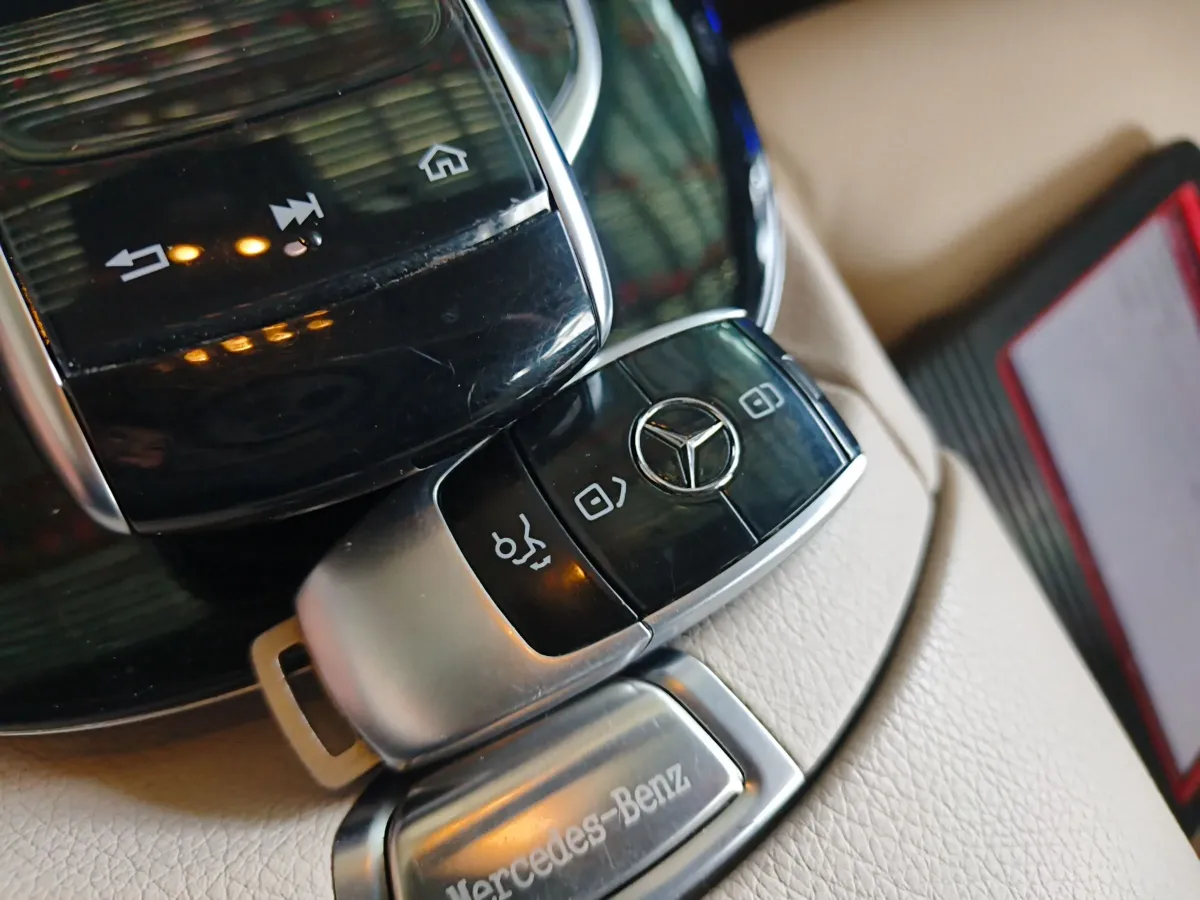 2016 Mercedes-Benz E Class 2.0T 245HP L4 9AT,autocango,china used car exporter,china ev exporter,chinese used car exporter,chinese used ev exporter