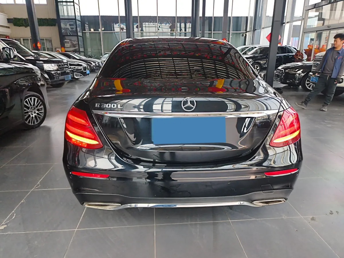 2016 Mercedes-Benz E Class 2.0T 245HP L4 9AT,autocango,china used car exporter,china ev exporter,chinese used car exporter,chinese used ev exporter