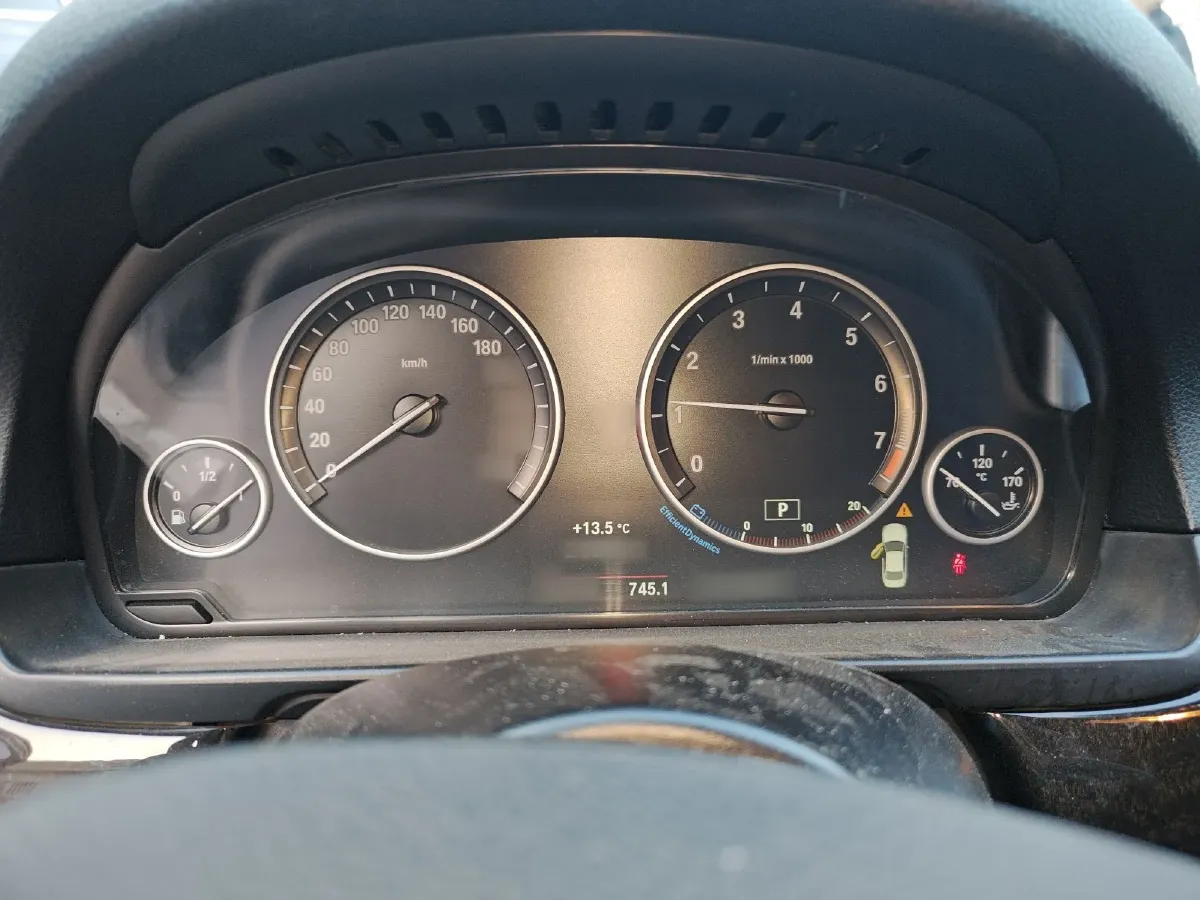 2014 BMW 5 Series 2.0T 245HP L4 8AT,autocango,china used car exporter,china ev exporter,chinese used car exporter,chinese used ev exporter