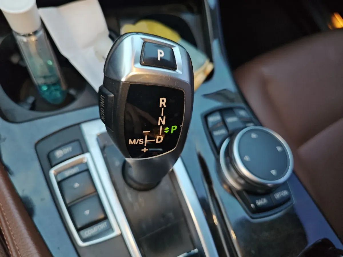 2014 BMW 5 Series 2.0T 245HP L4 8AT,autocango,china used car exporter,china ev exporter,chinese used car exporter,chinese used ev exporter