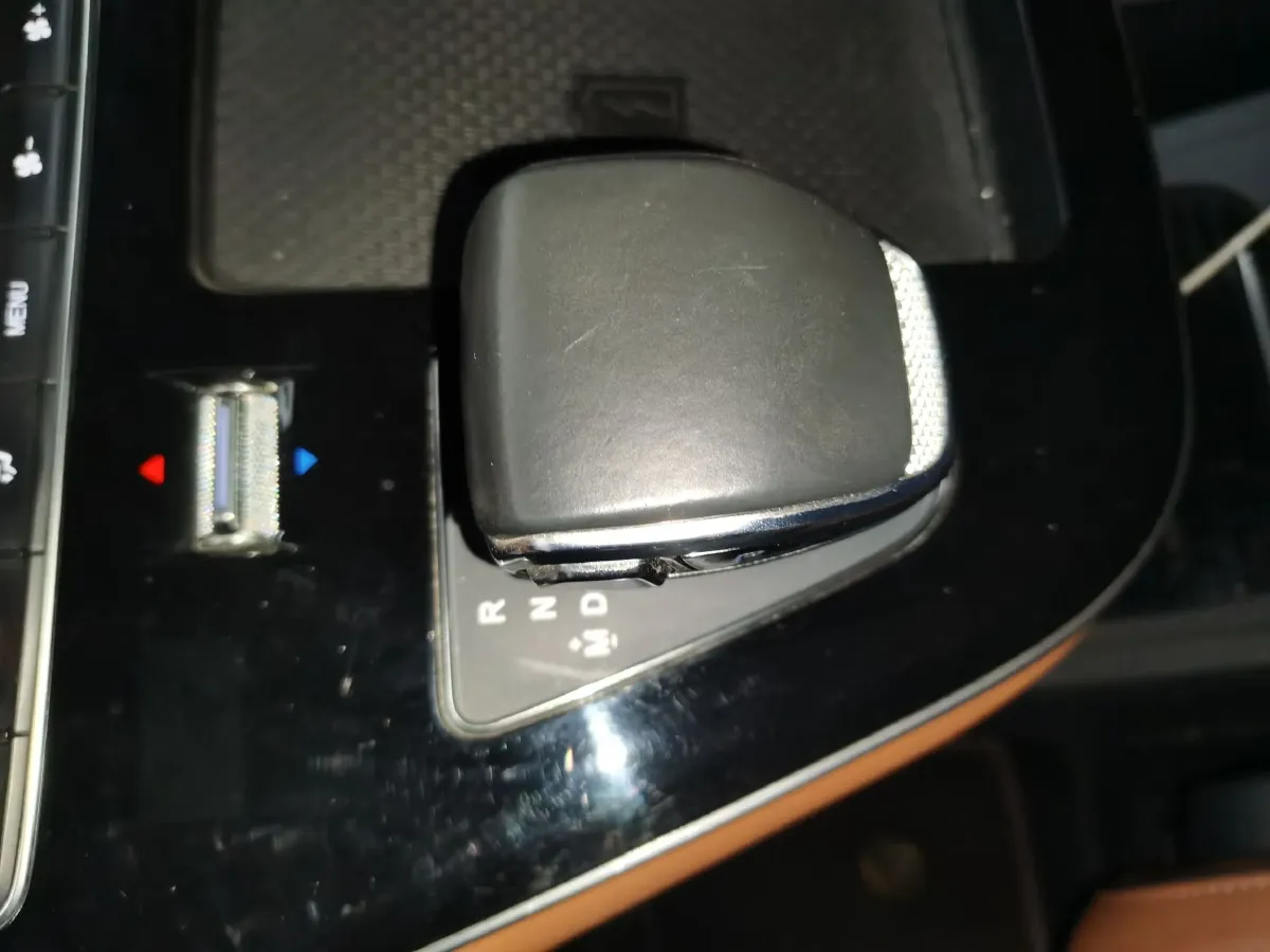 2023 HongQi HQ9 2.0T 252HP L4 8AT,autocango,china used car exporter,china ev exporter,chinese used car exporter,chinese used ev exporter