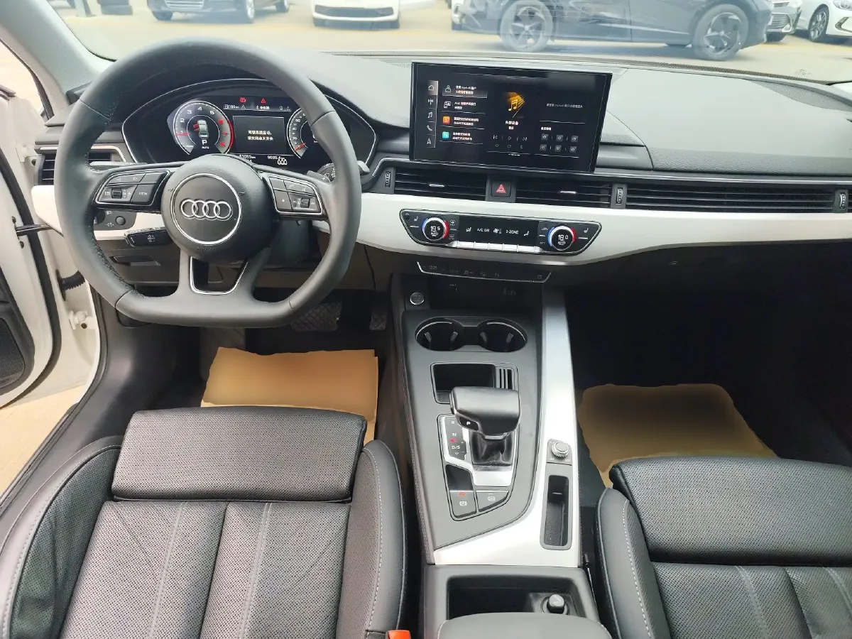 2022 Audi A4L 2.0T 190HP L4 7DCT,autocango,china used car exporter,china ev exporter,chinese used car exporter,chinese used ev exporter