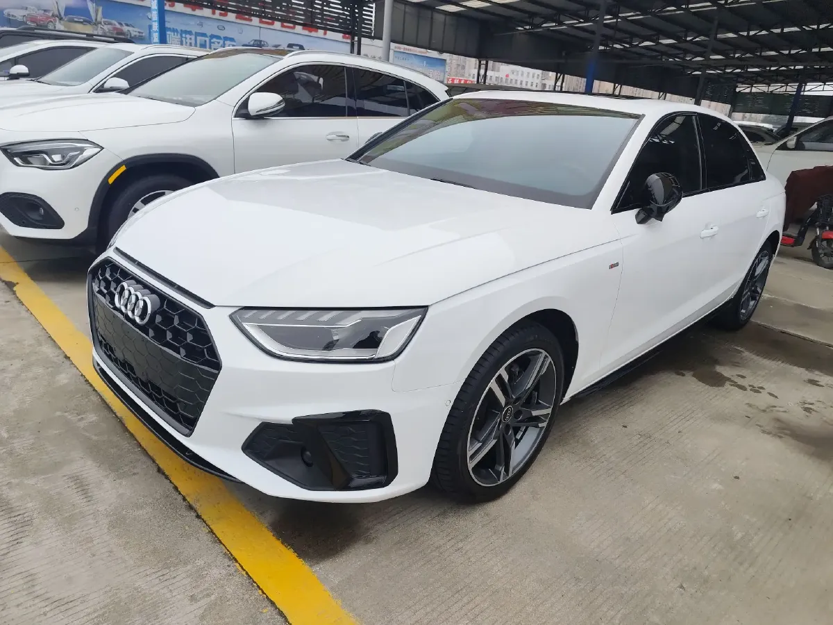 2022 Audi A4L 2.0T 190HP L4 7DCT,autocango,china used car exporter,china ev exporter,chinese used car exporter,chinese used ev exporter