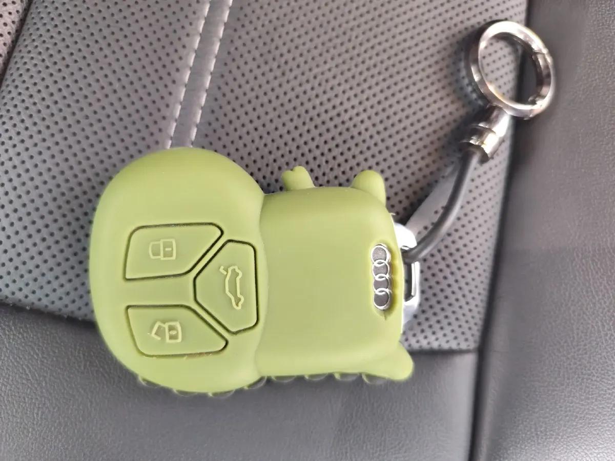 2022 Audi A4L 2.0T 190HP L4 7DCT,autocango,china used car exporter,china ev exporter,chinese used car exporter,chinese used ev exporter