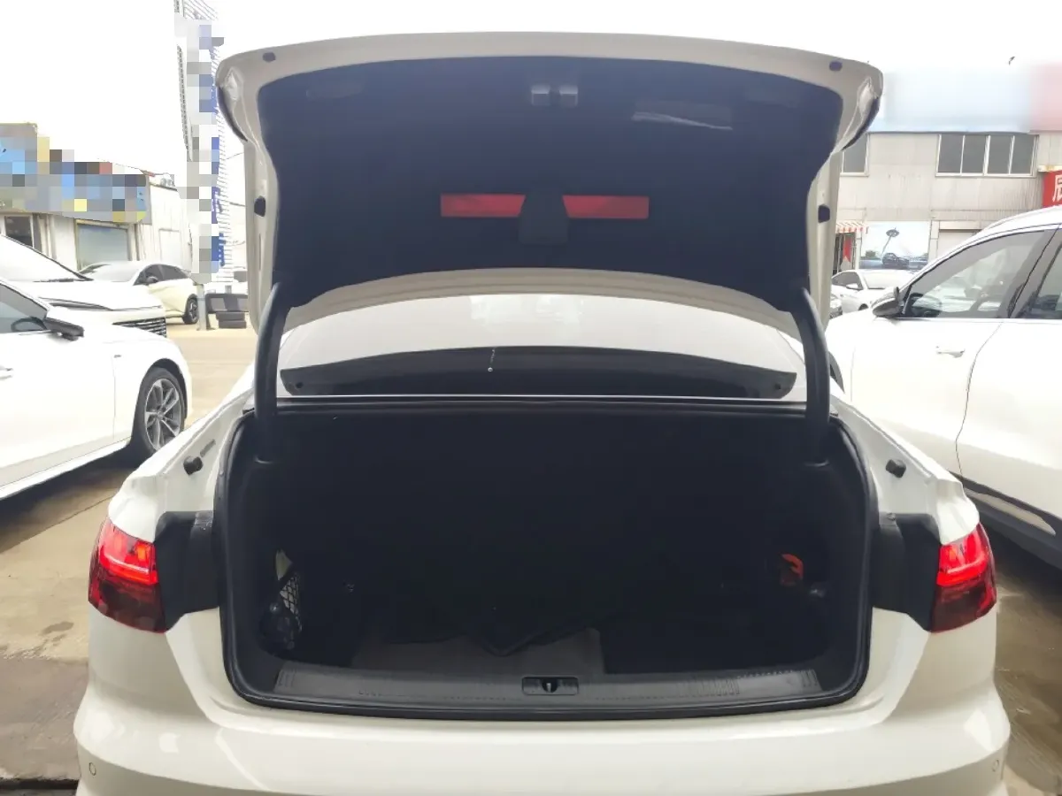 2022 Audi A4L 2.0T 190HP L4 7DCT,autocango,china used car exporter,china ev exporter,chinese used car exporter,chinese used ev exporter