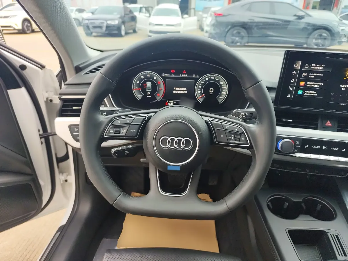 2022 Audi A4L 2.0T 190HP L4 7DCT,autocango,china used car exporter,china ev exporter,chinese used car exporter,chinese used ev exporter