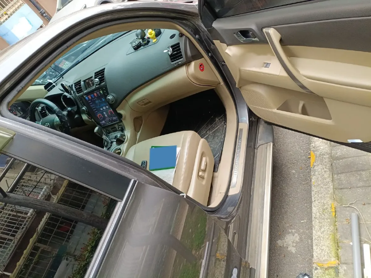 2011 Toyota Highlander 2.7L 188HP L4 6AT,autocango,china used car exporter,china ev exporter,chinese used car exporter,chinese used ev exporter