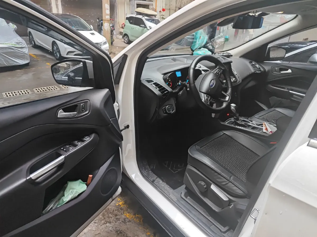 2018 Ford Kuga 1.5T 181HP L4 6AT,autocango,china used car exporter,china ev exporter,chinese used car exporter,chinese used ev exporter