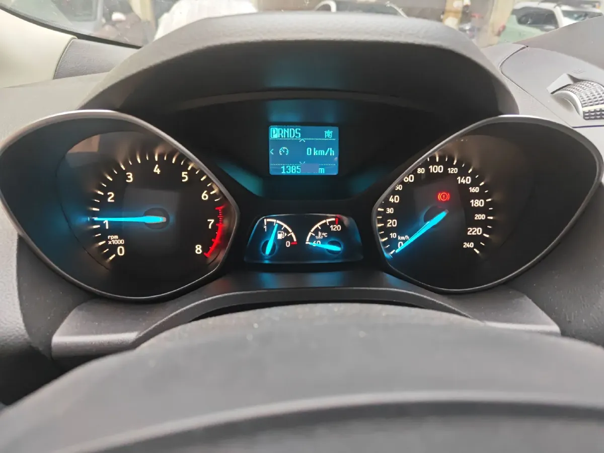 2018 Ford Kuga 1.5T 181HP L4 6AT,autocango,china used car exporter,china ev exporter,chinese used car exporter,chinese used ev exporter