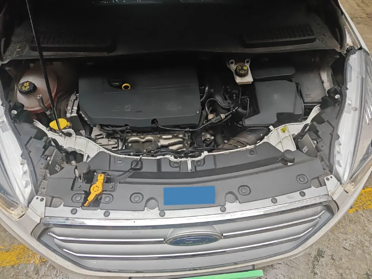 2018 Ford Kuga 1.5T 181HP L4 6AT,autocango,china used car exporter,china ev exporter,chinese used car exporter,chinese used ev exporter