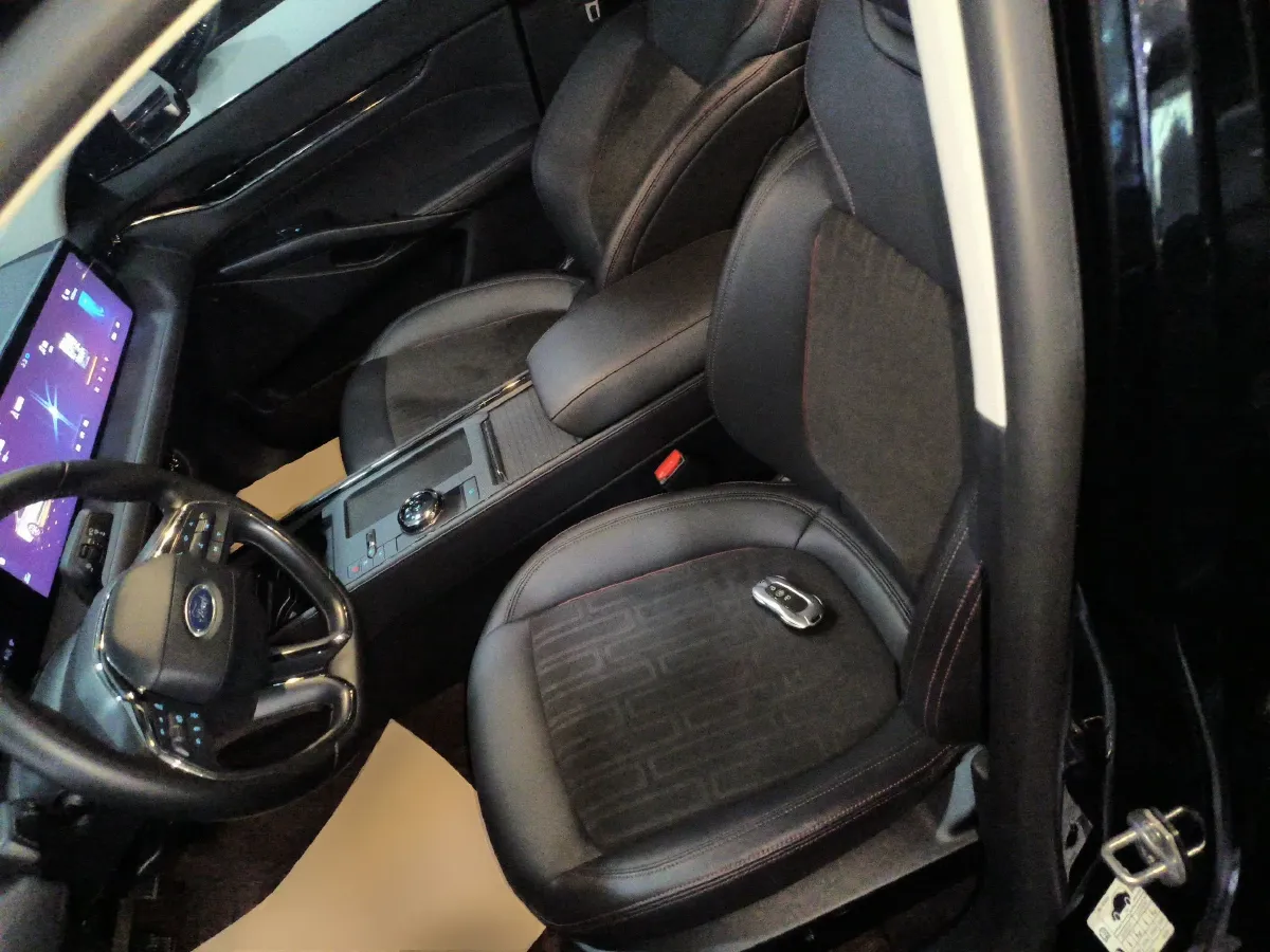 2023 Ford Mondeo 2.0T 254HP L4 8AT,autocango,china used car exporter,china ev exporter,chinese used car exporter,chinese used ev exporter