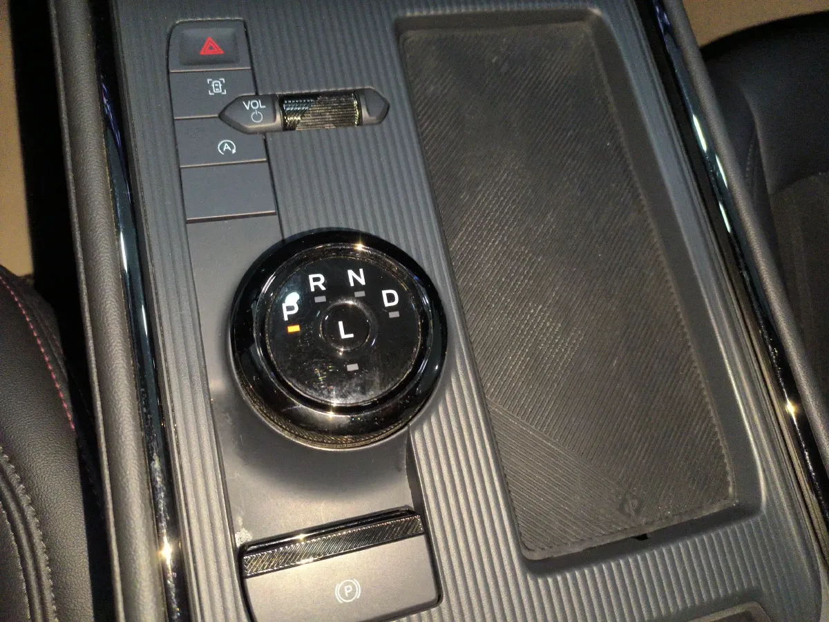 2023 Ford Mondeo 2.0T 254HP L4 8AT,autocango,china used car exporter,china ev exporter,chinese used car exporter,chinese used ev exporter