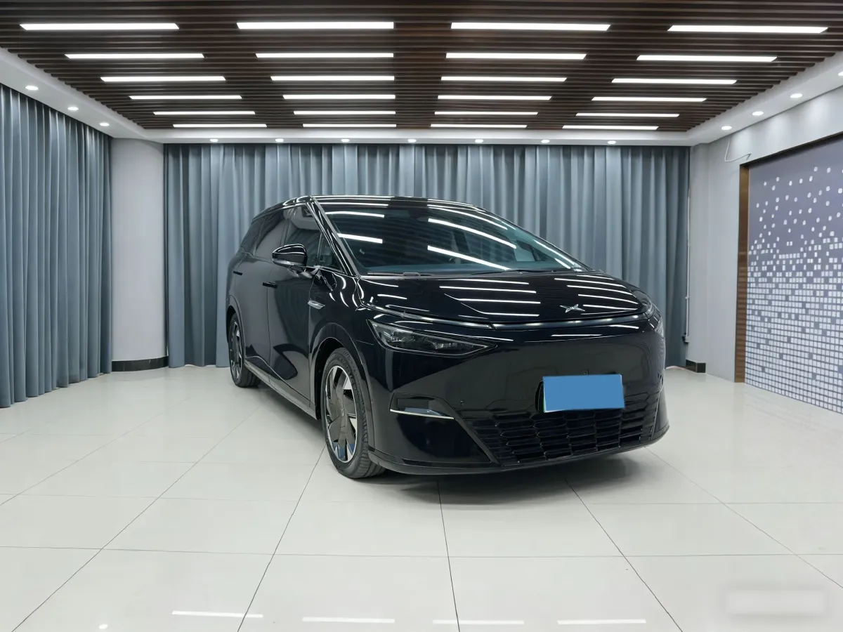 2024 Xpeng X9 BEV 84.5KWH,autocango,china used car exporter,china ev exporter,chinese used car exporter,chinese used ev exporter