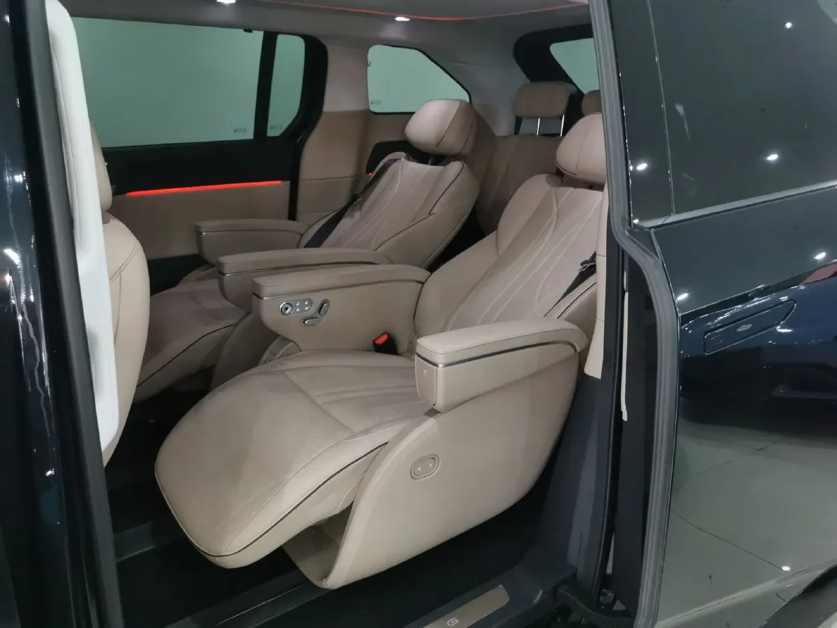 2024 Xpeng X9 BEV 84.5KWH,autocango,china used car exporter,china ev exporter,chinese used car exporter,chinese used ev exporter