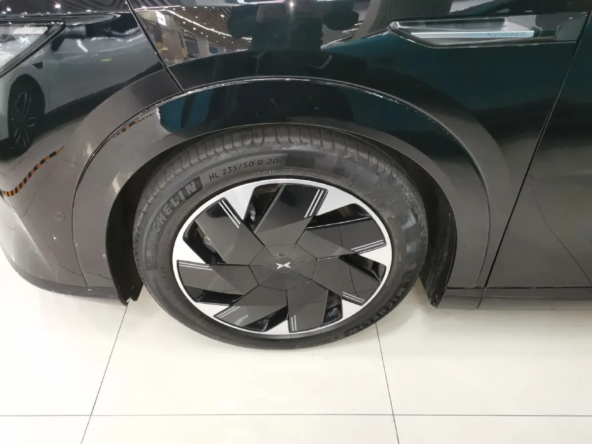 2024 Xpeng X9 BEV 84.5KWH,autocango,china used car exporter,china ev exporter,chinese used car exporter,chinese used ev exporter