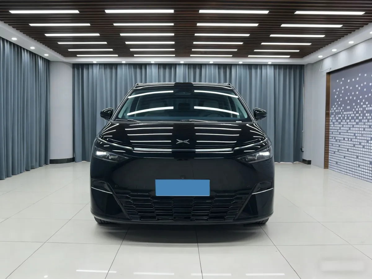 2024 Xpeng X9 BEV 84.5KWH,autocango,china used car exporter,china ev exporter,chinese used car exporter,chinese used ev exporter