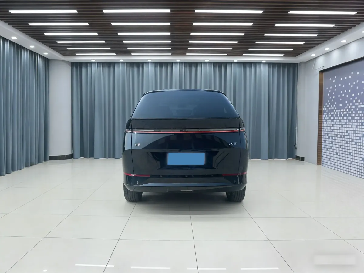 2024 Xpeng X9 BEV 84.5KWH,autocango,china used car exporter,china ev exporter,chinese used car exporter,chinese used ev exporter